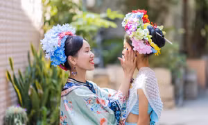 福建蟳埔村：风随海潮涌 花开四季簪