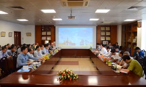 老挝代表团赴广宁省学习考察
