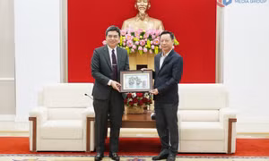 广宁省领导会见老挝工贸部代表团