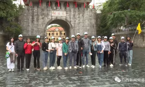 凭祥友谊关口岸迎来越南旅游团队