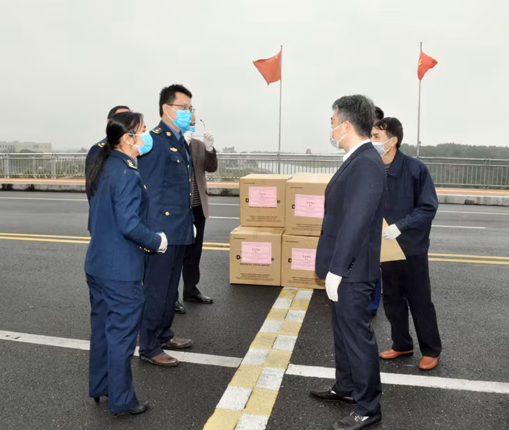 广宁交通运输厅向广西交通运输厅赠送5万个防疫口罩