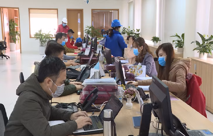 盖麟植物油责任有限公司工作人员入门前严格遵守新冠状肺炎防疫措施。