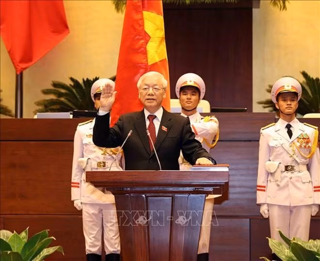 国家主席阮富仲宣誓就职。图自越通社