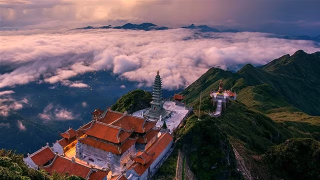 黄连山山脉。
