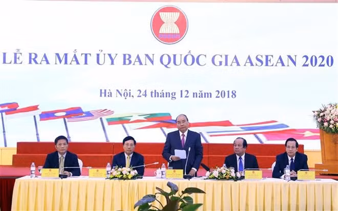 越南政府总理阮春福出席2020年东盟国家委员会揭牌仪式。图自越通社
