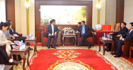 我省省委书记范明正会见韩国仁川自由经济区经理