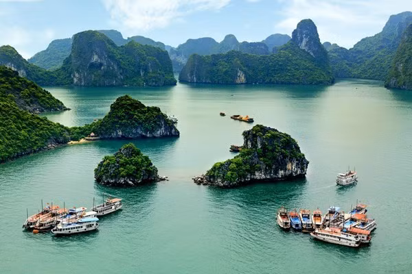 下龙湾——《金刚:骷髅岛》拍摄现场之一。