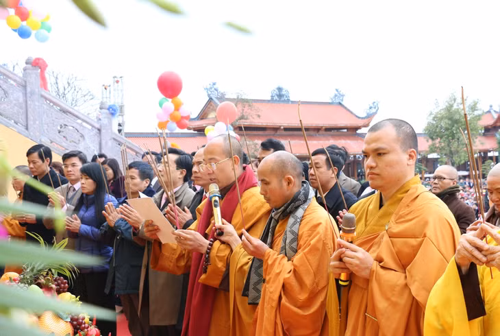 宝光寺春节庙会拉开帷幕 ảnh 3
