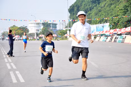 Giải chạy thu hút nhiều lứa tuổi tham gia.