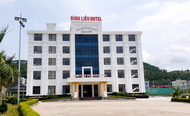 当地旅游基础设施日益得到投资建设，以满足游客的需求。