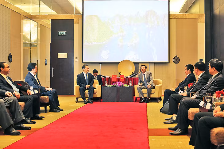 我省省委书记会见中国广西壮族自治区区委书记彭清华。