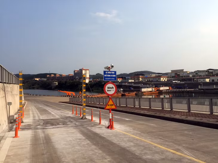 海安Km3+4临时浮桥上出口站的自动消毒系统