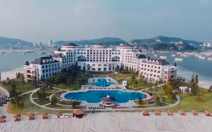 Vinpearl豪华珍珠下龙海滨度假酒店区。
