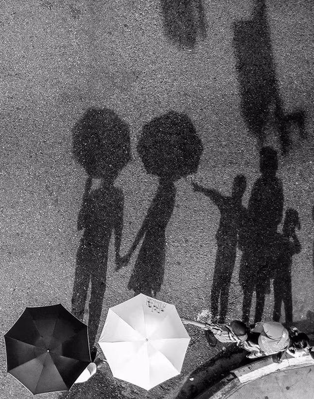  荣获二等奖的作品：影子跟读（Speaking shadow）。作者：阮国爱（胡志明市） 