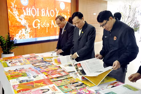 Hội báo 