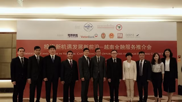 与会代表合影。