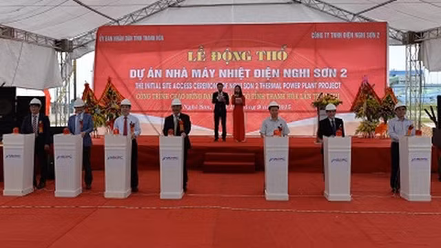 投资资金达27.93亿美元的清化省2号宜山火电厂项目动工兴建仪式。