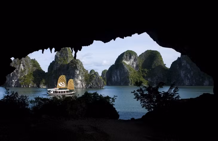 Vẻ đẹp lãng mạn của hang Trống.