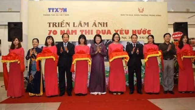 越南国家副主席邓氏玉盛出席开幕式并剪彩。