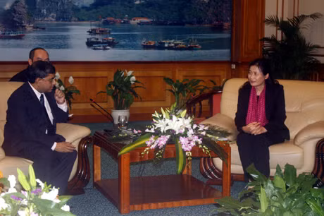 省委副书记广宁国会代表团团长杜氏黄会见孟加拉国青年与体育部代表团