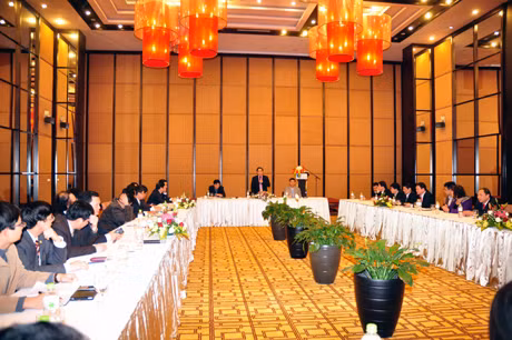 座谈会全景