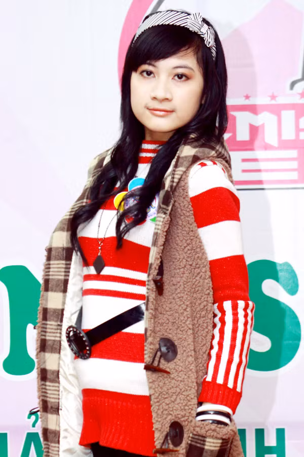 065 Trần Thị Nhật Minh 13/11/1996 – Lớp 10 Văn THPT Chuyên Hạ Long 