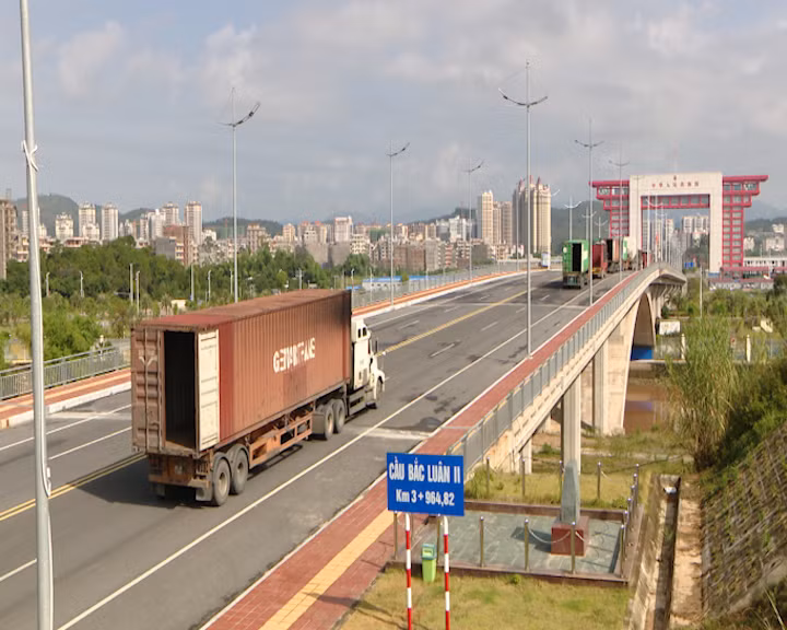 附图。