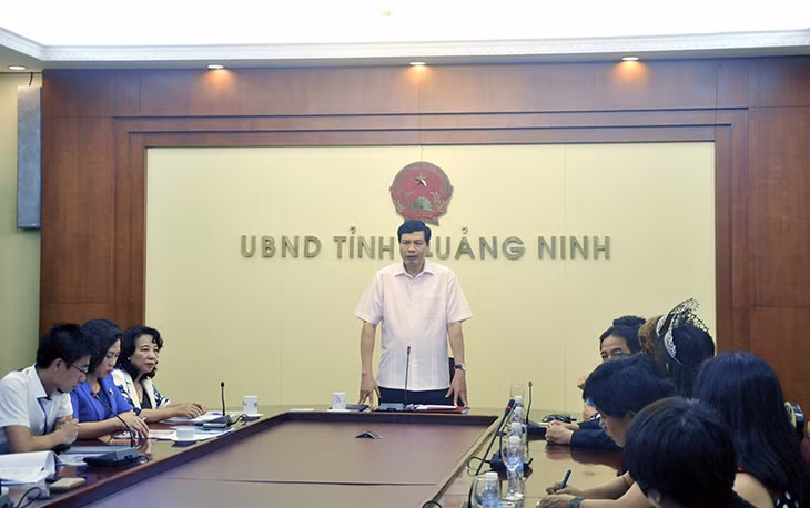 阮主席主持会议