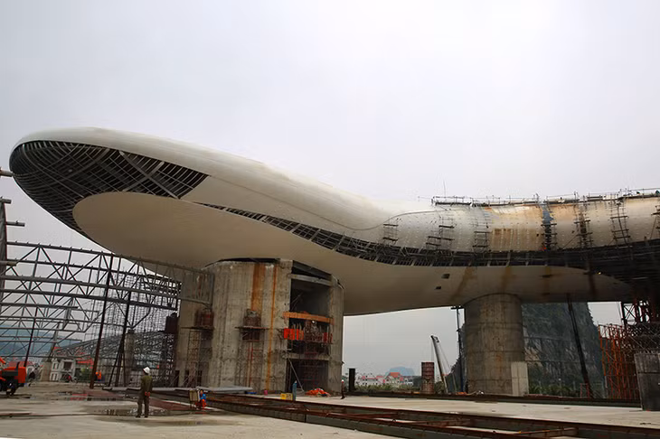 目前，规划展示区工程建设工作完成量达逾50%。
