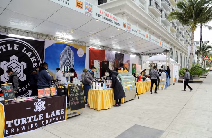 “你好，2021年——下龙街头旅游节”为广宁旅游业添彩。