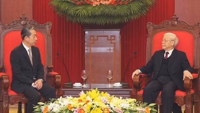 越共中央总书记、国家主席阮富仲会见中国驻越大使熊波。