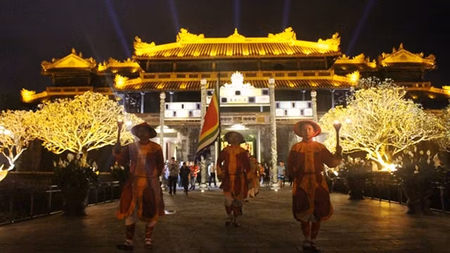 顺化宫廷遗迹群夜间之美。