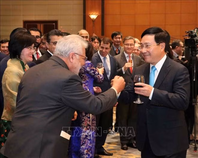 越南外交部举行2019己亥年新春见面会。