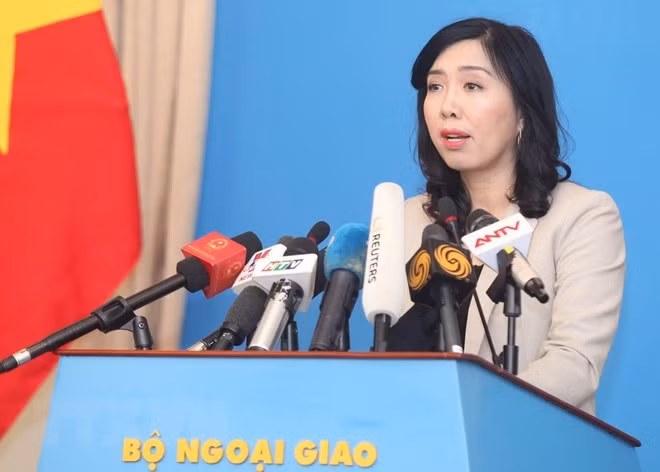 越南外交部发言人黎氏秋姮回答记者的提问。图自越通社