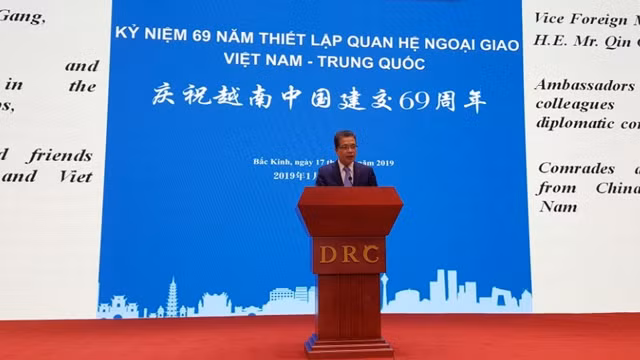 邓明魁大使在会上致辞。（杜有兴 摄）