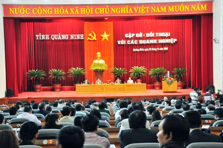  会议全景。