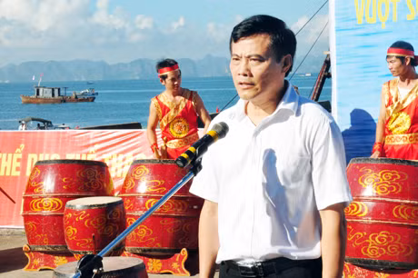Đồng chí Nguyễn Tiến Mạnh, Tổng biên tập Báo Quảng Ninh, Trưởng ban chỉ đạo giải phát biểu khai mạc.