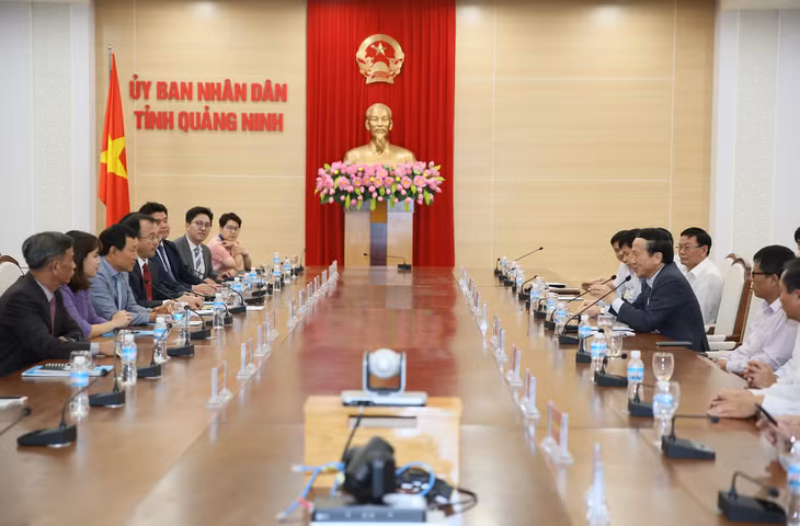 会议的全景