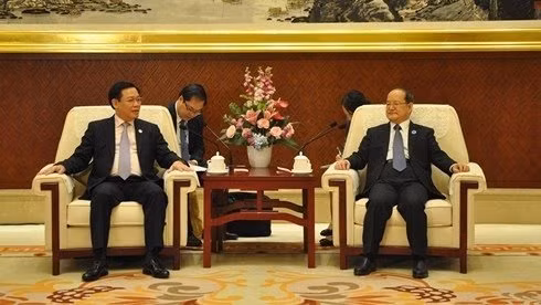 王廷惠副总理和中国广西壮族自治区党委书记鹿心社。（图片来源：VOV）