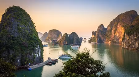 越南下龙湾一角。