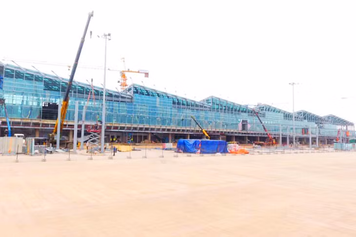 云屯国际航空港候机楼主体建设基本完成。