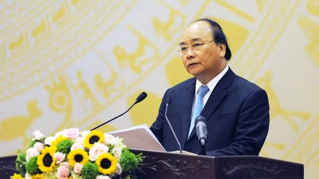 阮春福总理发表讲话。（陈海 摄）