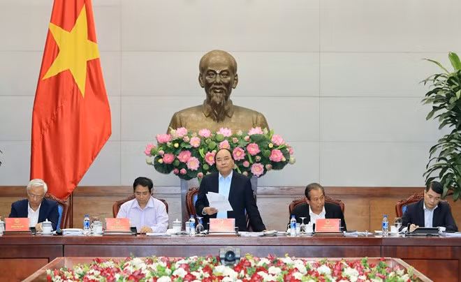 越南政府总理、越南特别行政经济国家指导委员会主席阮春福主持会议。越通社记者 统一 摄