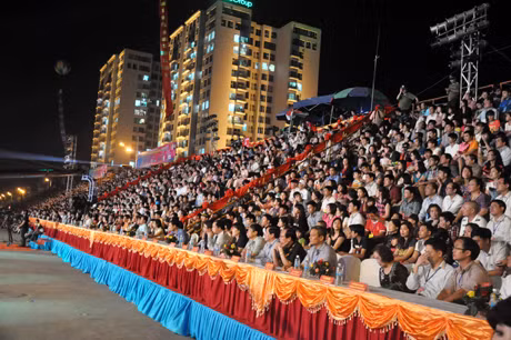 2014下龙嘉年华吸引游客量1万多人次。