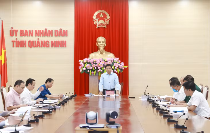 我省领导为企业排忧解难主持工作会议。