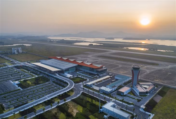 附图。