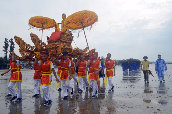 下海迎神仪式。