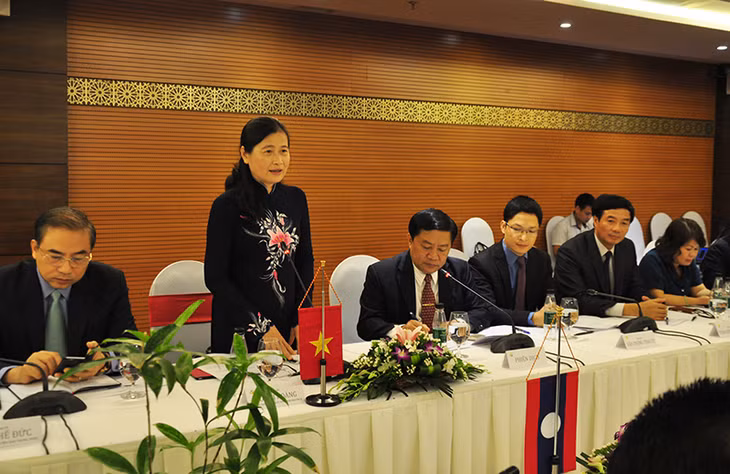 我省省委常务副书记杜氏凰在会上发表讲话。