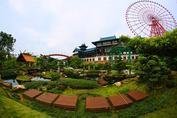 疫情很快就过去，太阳世界下龙公园娱乐区将恢复开放，给游客带来很大的惊喜。
