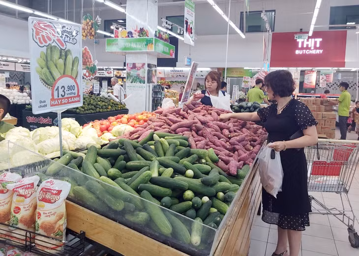 下龙Big C超市鼓励消费者使用可生物降解塑料袋包装物品。